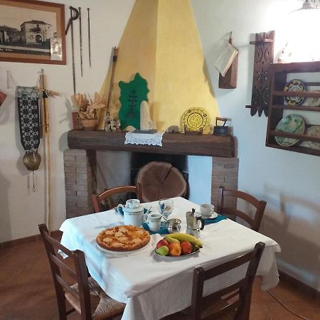 B&B Is Camminantis Nurallào エクステリア 写真
