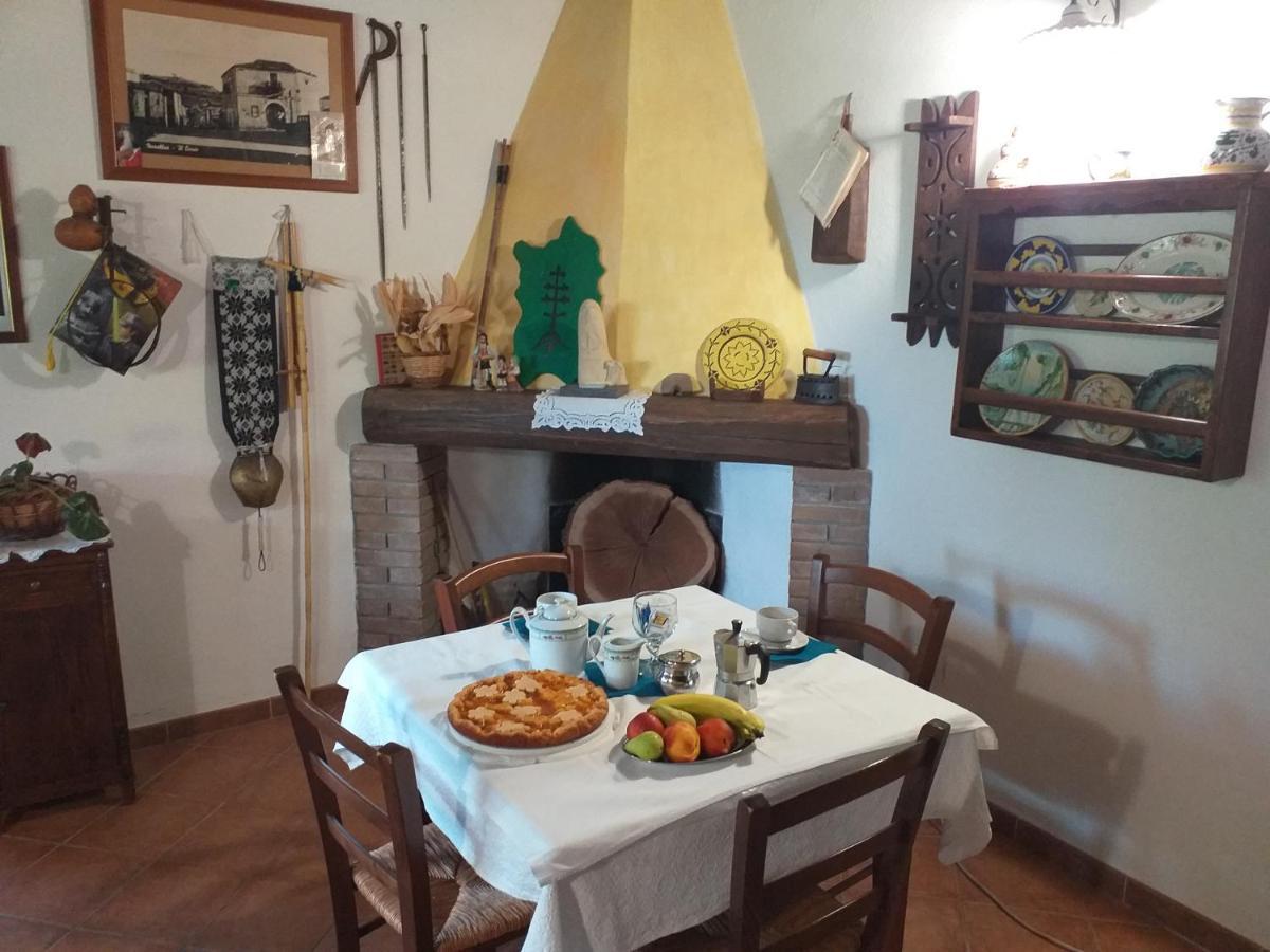 B&B Is Camminantis Nurallào エクステリア 写真